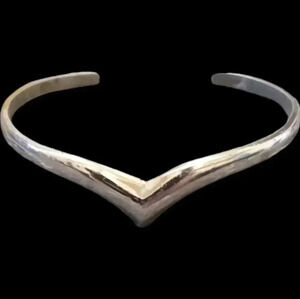 Beautiful Vintage Avon Bracelet/Cuff, Silver